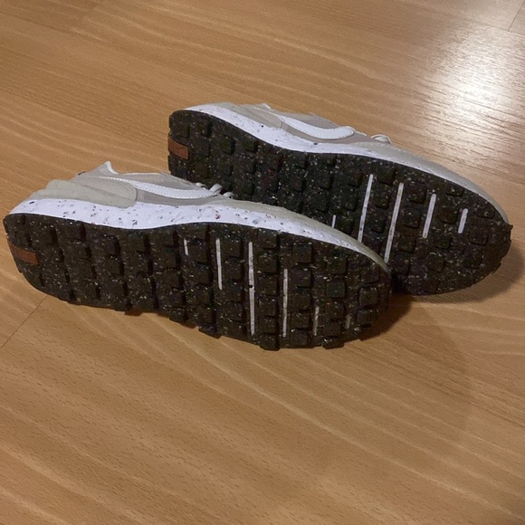 Women’s Nike 7 - Picture 4 of 4